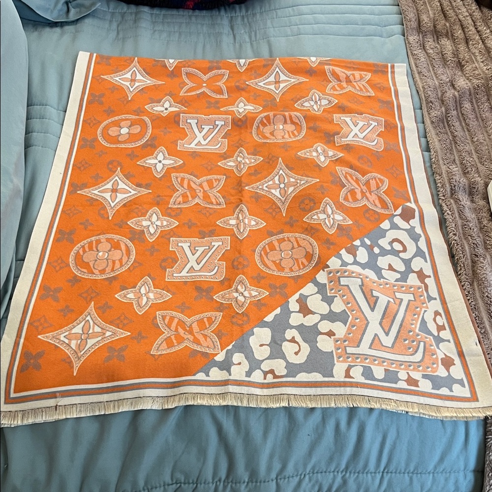 Louis Vuitton Orange and White Patterned Scarf - Picture 2 of 5